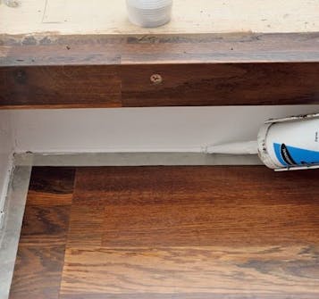 Renovera trappa billigt: Foga med akrylfogmassa Renovera trappa billigt: Foga med akrylfogmassa